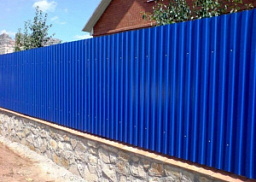 Забор из профлиста двусторонний темно-синего цвета